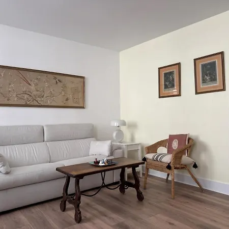 Apartment Typique 2 Pieces - Centre-ville - Rer A A 4 Min Saint-Germain-en-Laye